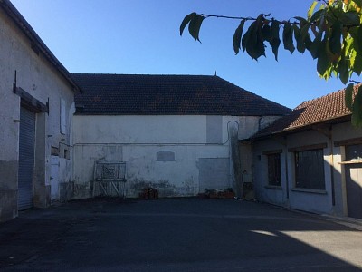 GRANGE ET ATELIER - LA FERTE GAUCHER - VENDU