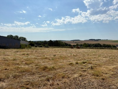 Ensemble de bâtiments + Terre Agricole A VENDRE - LA FERTE GAUCHER - 129 000 €