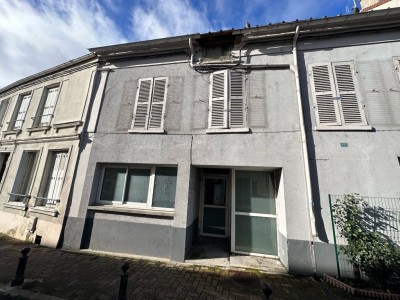 IMMEUBLE A VENDRE - LA FERTE GAUCHER - 239 m2 - 109000€