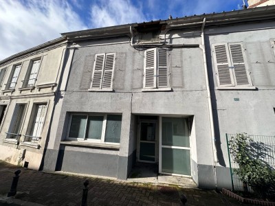 IMMEUBLE A VENDRE - LA FERTE GAUCHER - 239 m2 - 151000 €