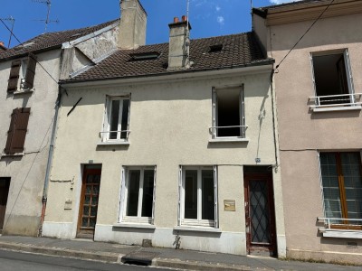 IMMEUBLE DE RAPPORT A VENDRE - LA FERTE GAUCHER - 168 m2 - 199000 €