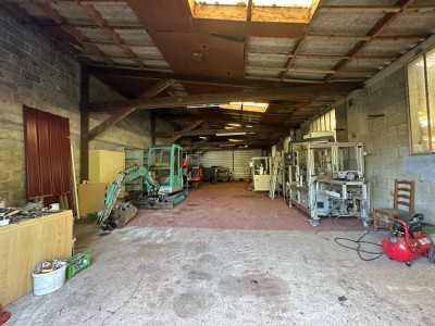 LOCAL INDUSTRIEL A VENDRE - LA FERTE GAUCHER - 1200 m2 - 279000€ 
