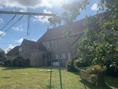 CORPS DE FERME A VENDRE - LA FERTE GAUCHER - 240 m2 - 420000 €