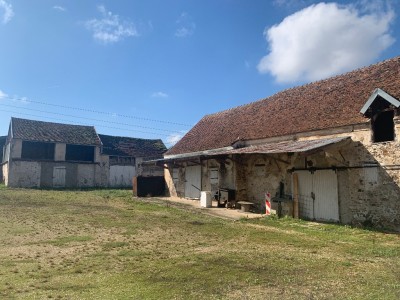 CORPS DE FERME A VENDRE - LA FERTE GAUCHER - 240 m2 - 420000 €