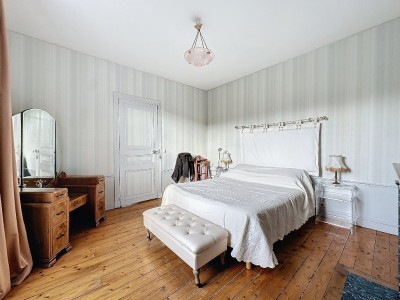 MAISON A VENDRE - LA FERTE GAUCHER - 214 m2 - 468000€