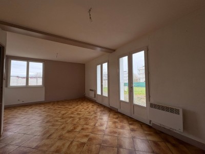 ENSEMBLE IMMOBILIER - 4 logements A VENDRE - LA FERTE GAUCHER - 240 m2 - 316 000 €