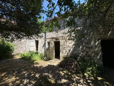 MAISON A RENOVER A VENDRE - LA FERTE GAUCHER - 90 m2 - 88 000 €