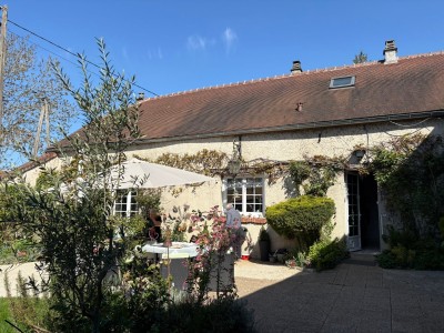 LONGERE EN L A VENDRE - LA FERTE GAUCHER - 235 m2 - 341 000 €