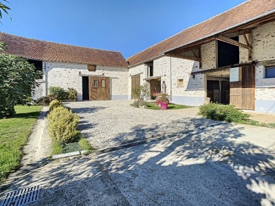 CORPS DE FERME A VENDRE - COULOMMIERS - 185 m2 - 655000 €