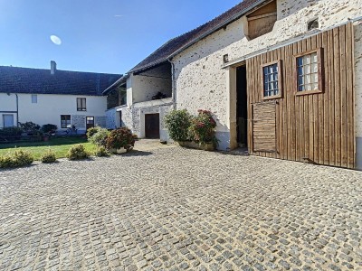 CORPS DE FERME A VENDRE - COULOMMIERS - 185 m2 - 655000 €