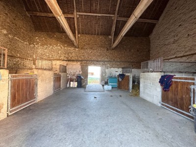 CORPS DE FERME A VENDRE - COULOMMIERS - 185 m2 - 655000 €