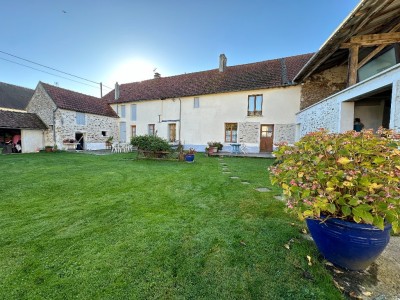 CORPS DE FERME A VENDRE - COULOMMIERS - 185 m2 - 655000 €