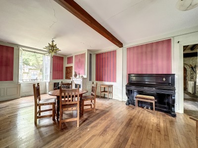 PROPRIETE A VENDRE - ESTERNAY - 220 m2 - 398000 €