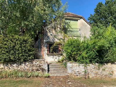 PROPRIETE A VENDRE - ESTERNAY - 220 m2 - 398000 €
