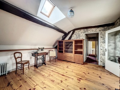PROPRIETE A VENDRE - ESTERNAY - 220 m2 - 398000 €
