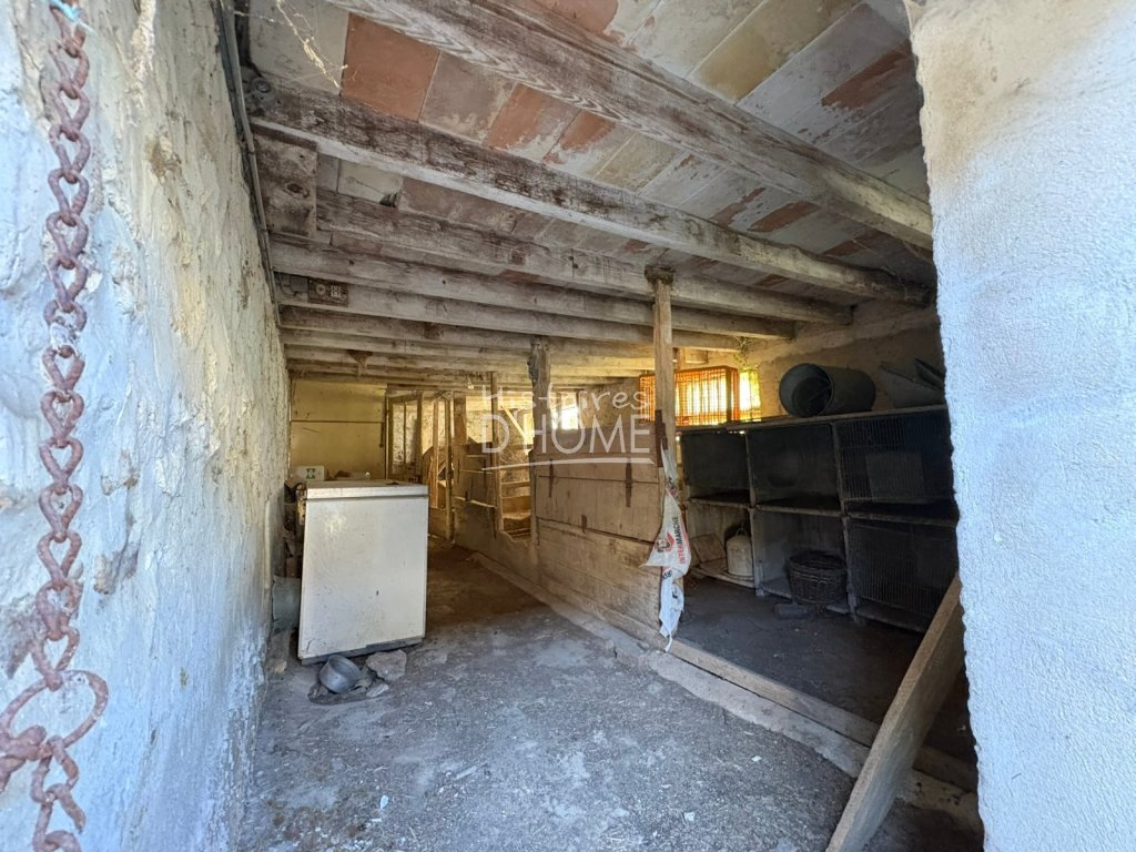 Ensemble de bâtiments + Terre Agricole A VENDRE - LA FERTE GAUCHER - 129 000 &euro;