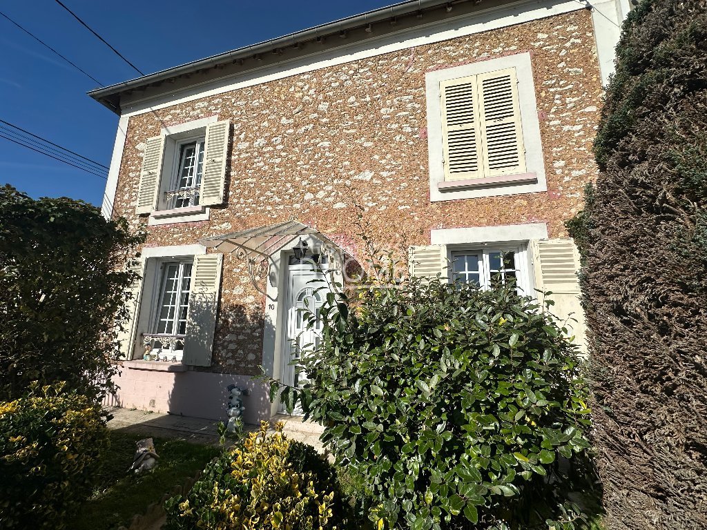 MAISON A VENDRE - LA FERTE GAUCHER - 158 m2 - 249�500�&euro;