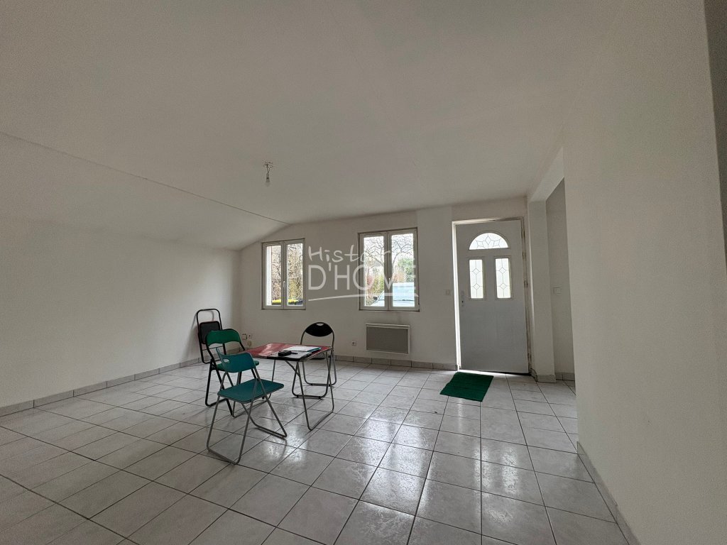 ENSEMBLE IMMOBILIER - 4 logements A VENDRE - LA FERTE GAUCHER - 240 m2 - 316 000 &euro;