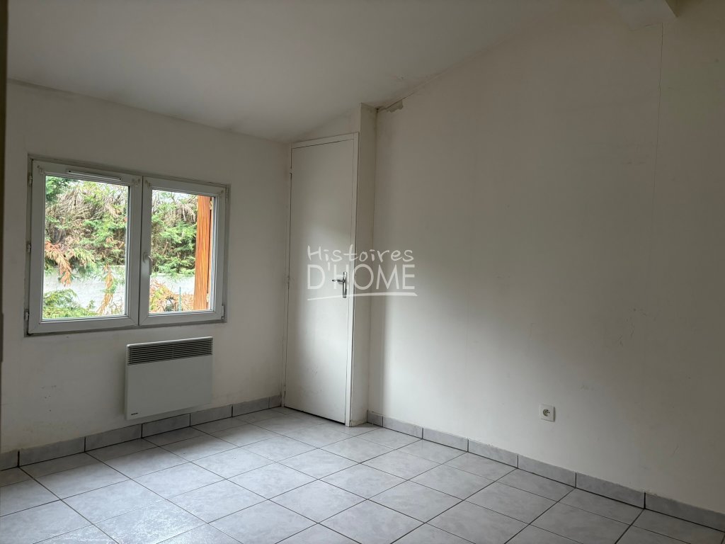 ENSEMBLE IMMOBILIER - 4 logements A VENDRE - LA FERTE GAUCHER - 240 m2 - 316 000 &euro;