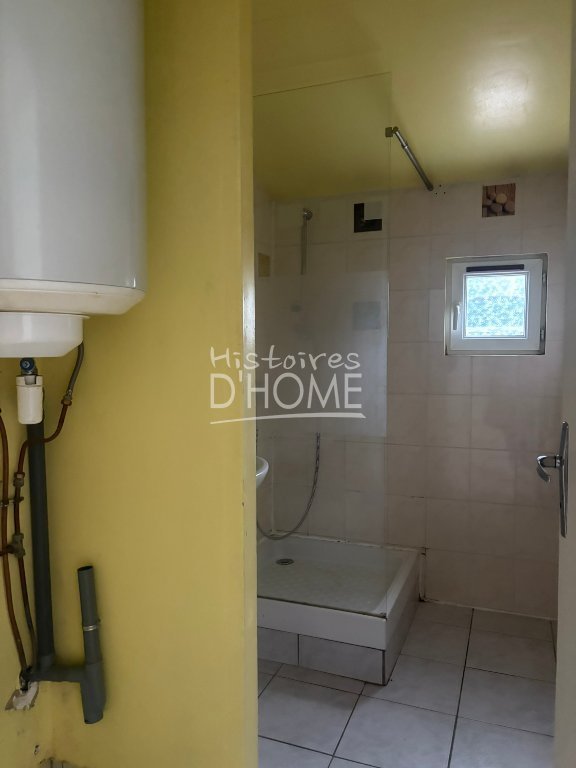 ENSEMBLE IMMOBILIER - 4 logements A VENDRE - LA FERTE GAUCHER - 240 m2 - 316 000 &euro;