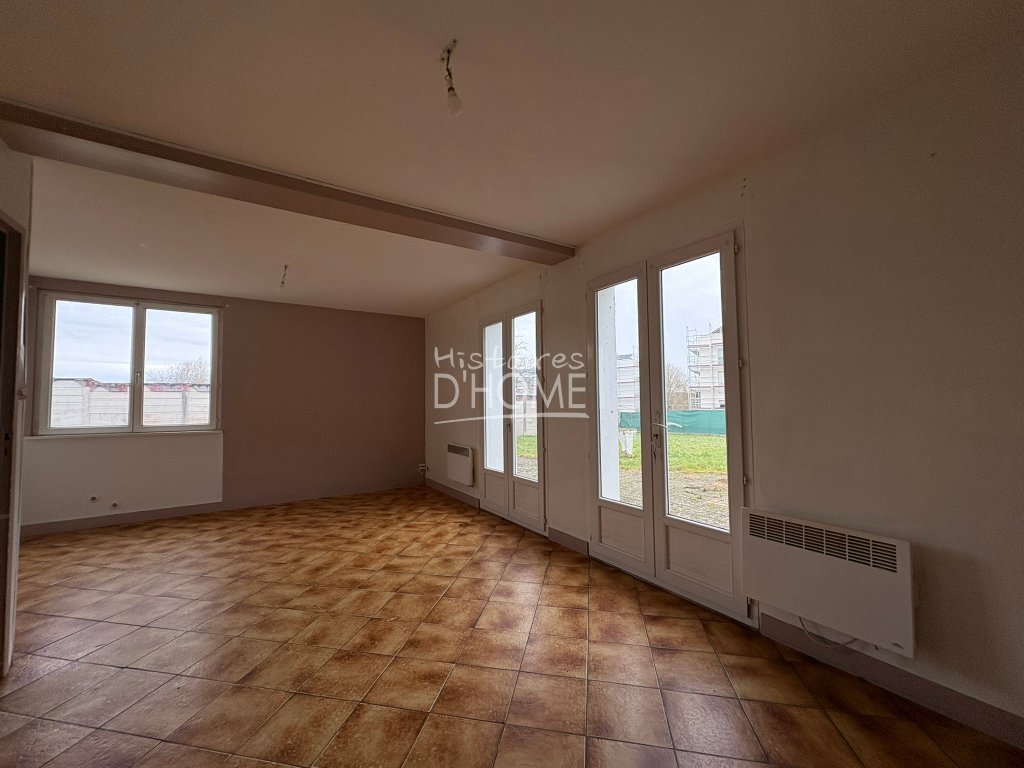 ENSEMBLE IMMOBILIER - 4 logements A VENDRE - LA FERTE GAUCHER - 240 m2 - 316 000 &euro;