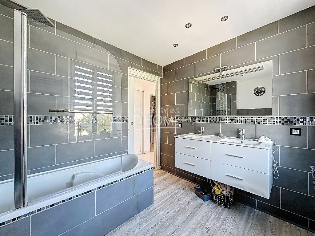 MAISON A VENDRE - LA FERTE GAUCHER - 135 m2 - 275�000�&euro;