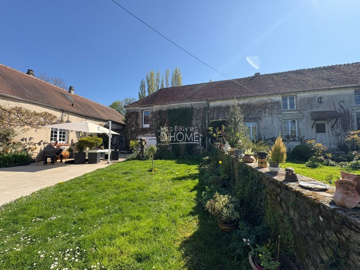 LONGERE EN L A VENDRE - LA FERTE GAUCHER - 235 m2 - 341 000 &euro;