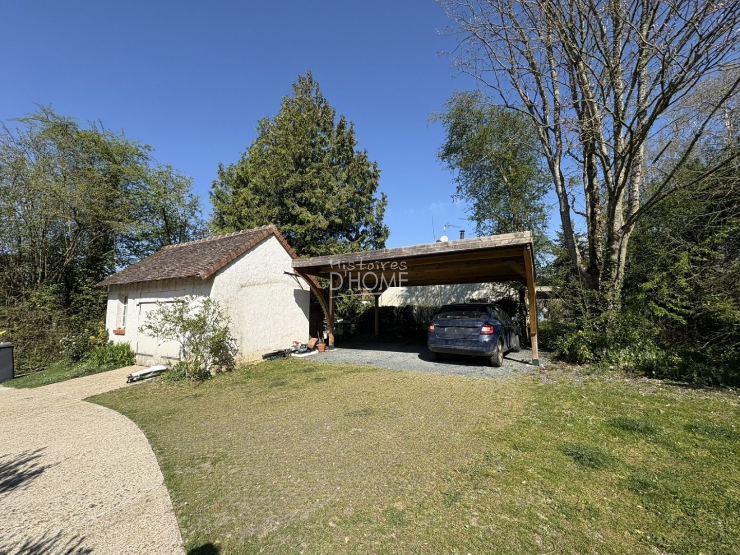 LONGERE EN L A VENDRE - LA FERTE GAUCHER - 235 m2 - 341 000 &euro;