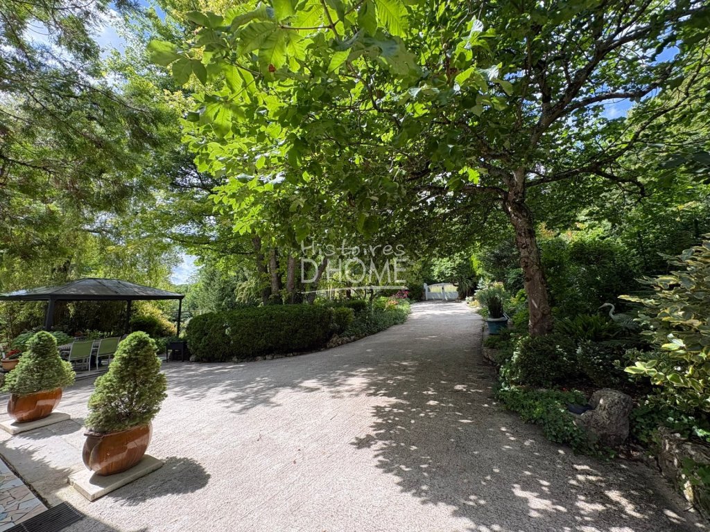 MAISON A VENDRE - VILLENEUVE SUR BELLOT - 250 m2 - 403 000 &euro;