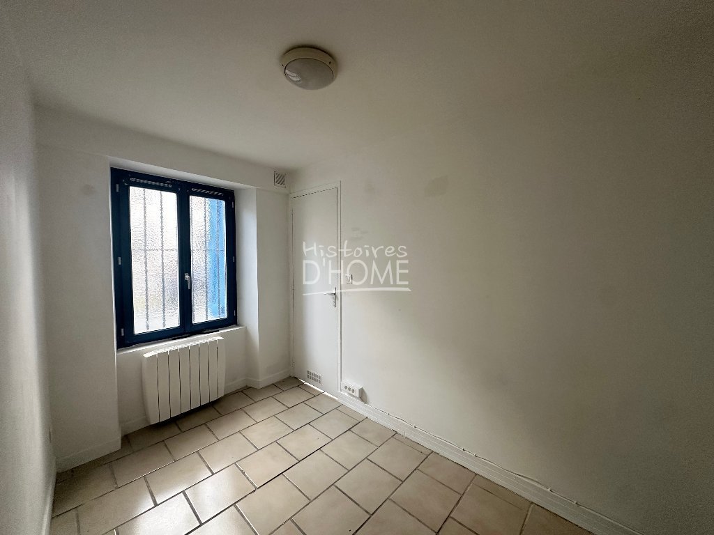 STUDIO A VENDRE - LA FERTE GAUCHER - 20.3 m2 - 53 000 €