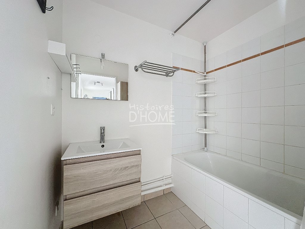 APPARTEMENT T3 A VENDRE - LA FERTE GAUCHER - 65 m2 - 115000€